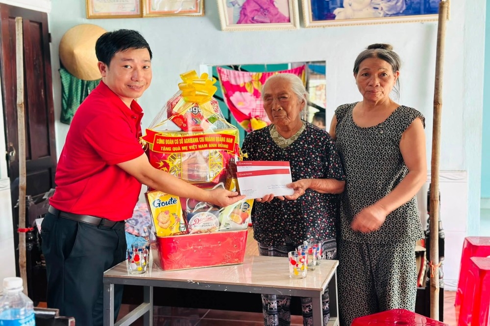 agribank quang nam sau sap nhap thon, to dan pho, to vay von hoat dong ra sao hinh anh 3