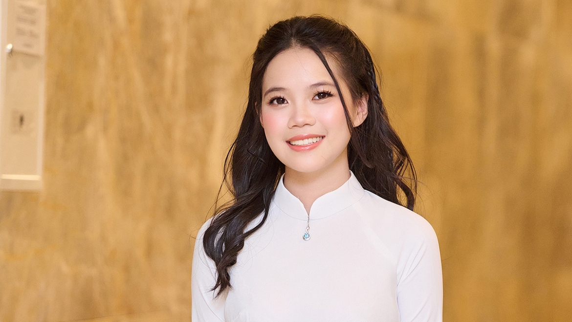 nu thu khoa Dai hoc luat ha noi hoc luat khong phai la hoc thuoc hinh anh 1