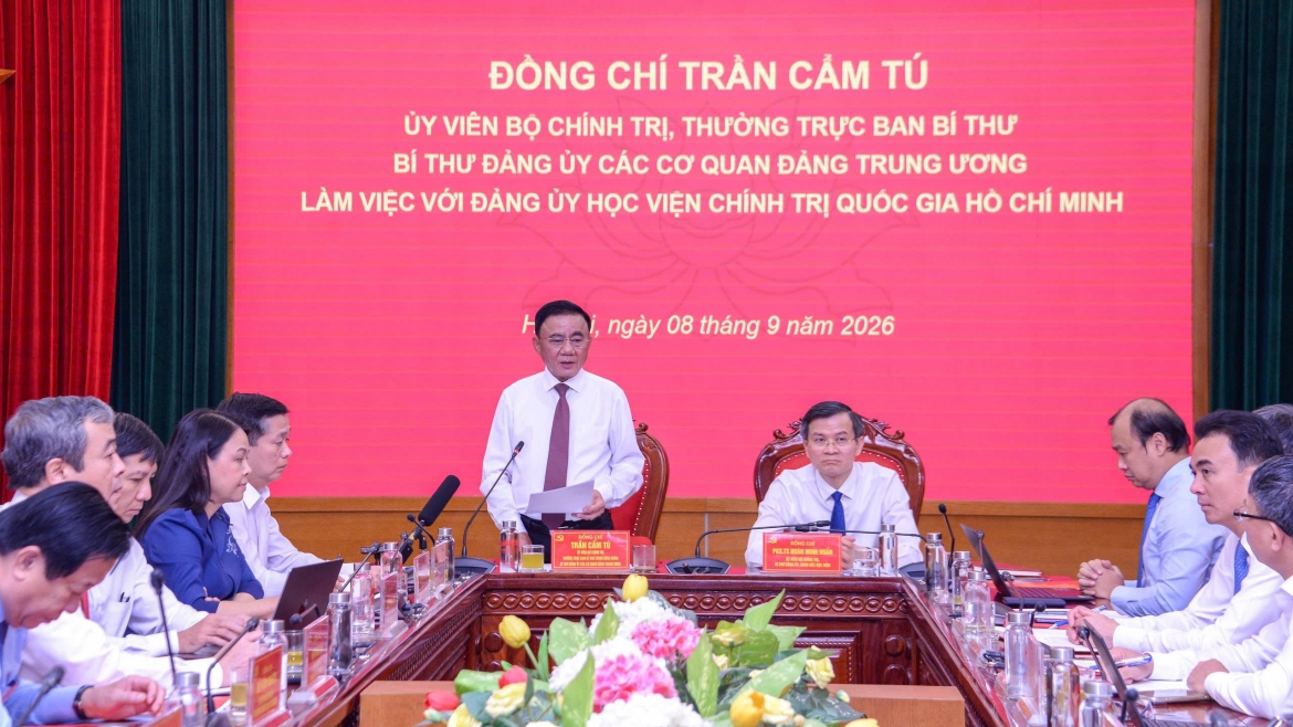 Đồng chí Trần Cẩm Tú làm việc với Đảng ủy Học viện Chính trị quốc gia Hồ Chí Minh