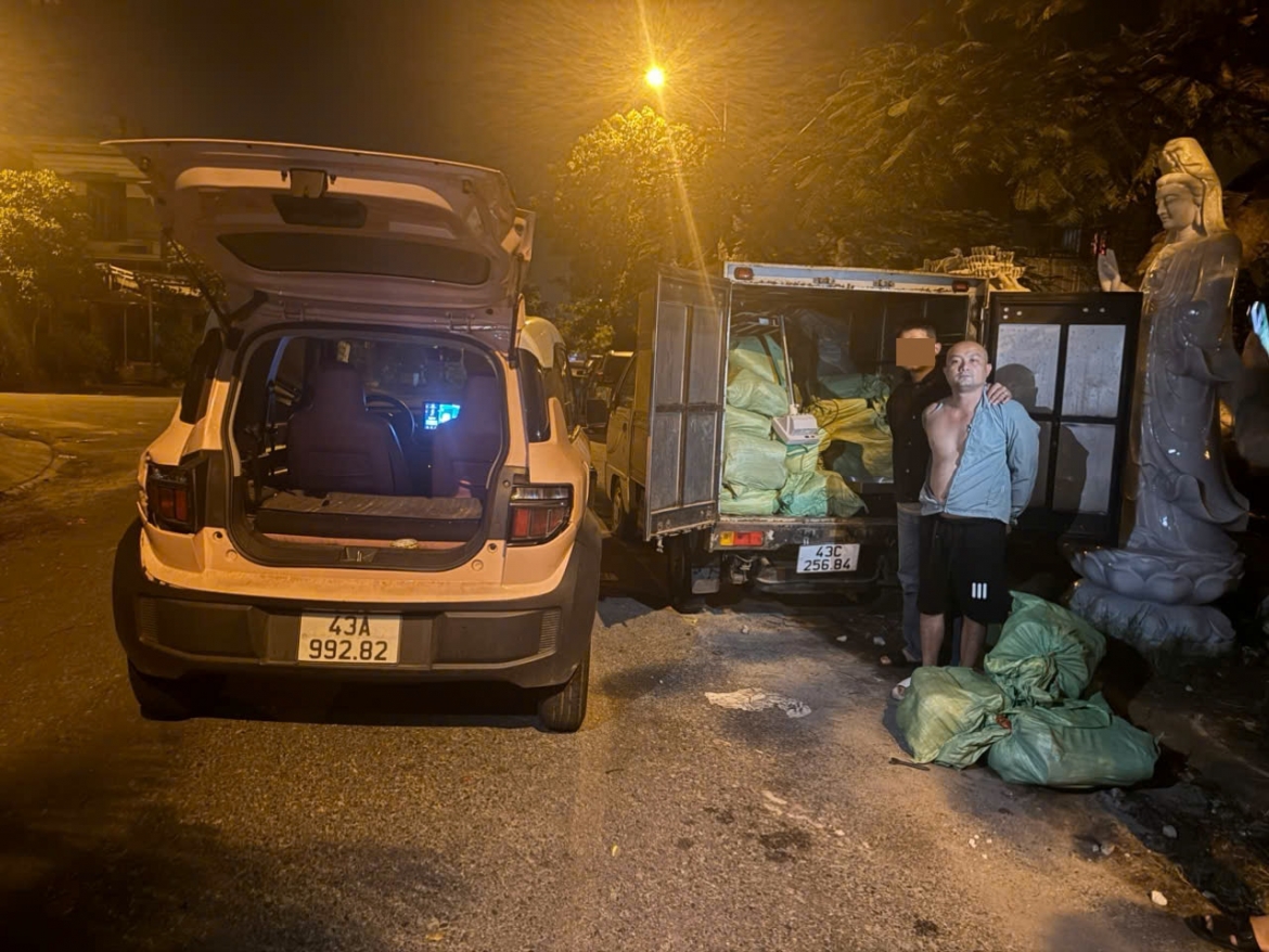 bat qua tang doi tuong van chuyen, mua ban 289 binh khi cuoi hinh anh 2