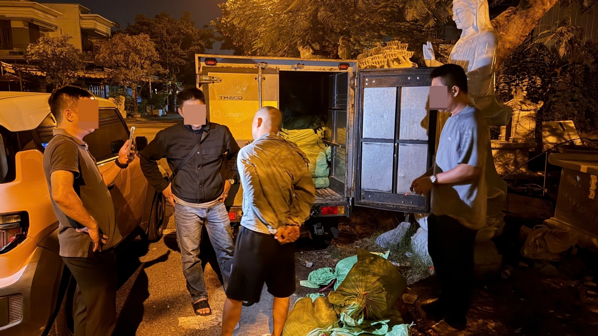 bat qua tang doi tuong van chuyen, mua ban 289 binh khi cuoi hinh anh 1