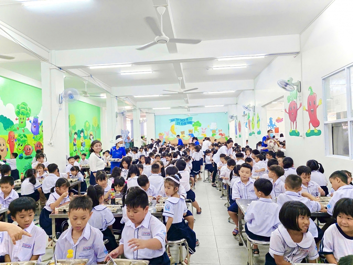 co.opmart trien khai mo hinh bep suat an hoc duong duoc kiem soat chat che hinh anh 2