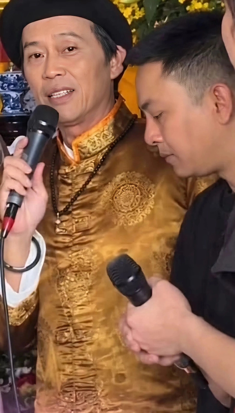 sao viet 23-9 hoai linh chuc phuc hoai lam truoc them dam cuoi hinh anh 1