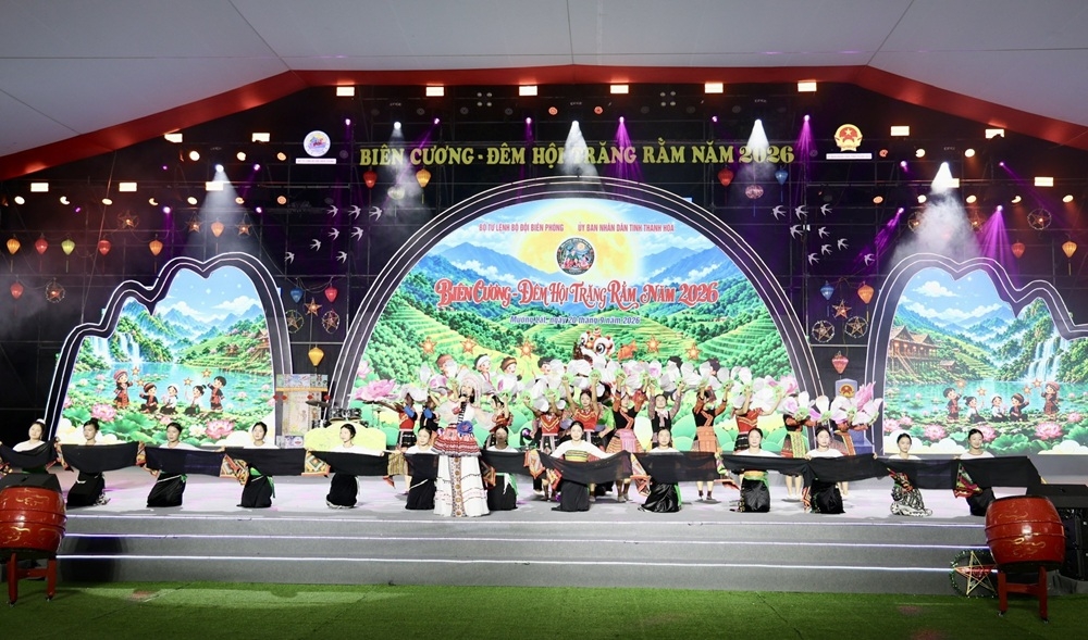 Am ap dem hoi trang ram noi bien cuong hinh anh 3
