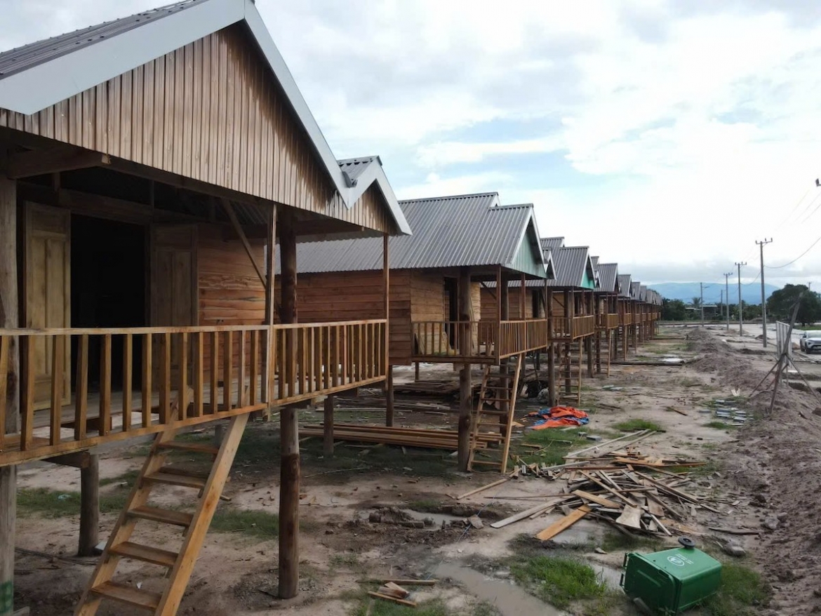 bo doi gia lai giup nguoi dan vung thien tai ia tul roi nha ve lang moi hinh anh 10