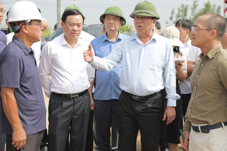 Gỡ điểm nghẽn mặt bằng, tăng tốc dự án mở rộng Quốc lộ 2