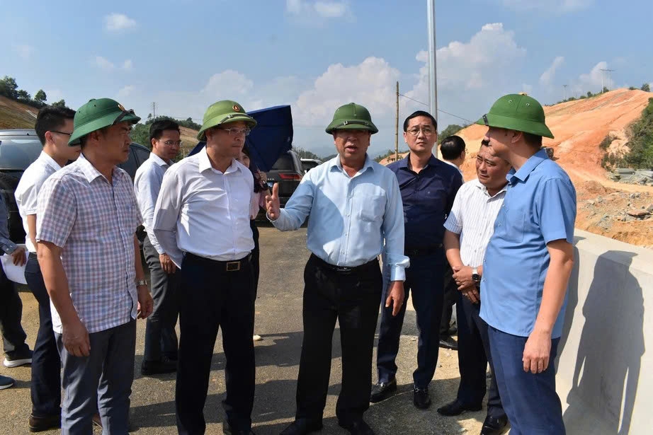 Bộ trưởng Trần Hồng Minh yêu cầu đẩy nhanh tiến độ cao tốc Tuyên Quang - Hà Giang