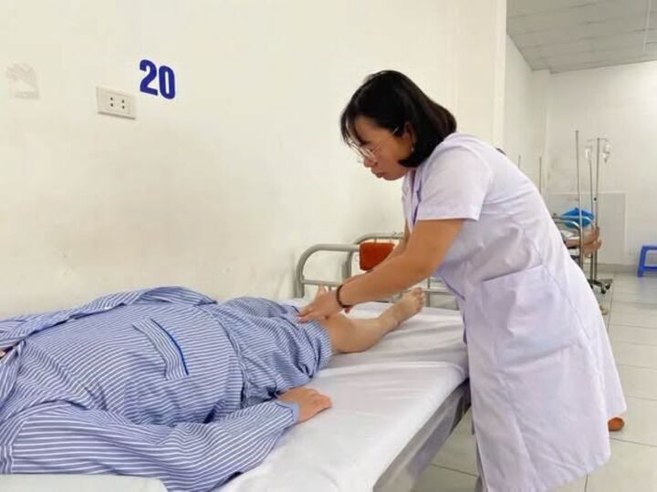 Dau khop 7 dau hieu canh bao benh ly khong nen chu quan hinh anh 1