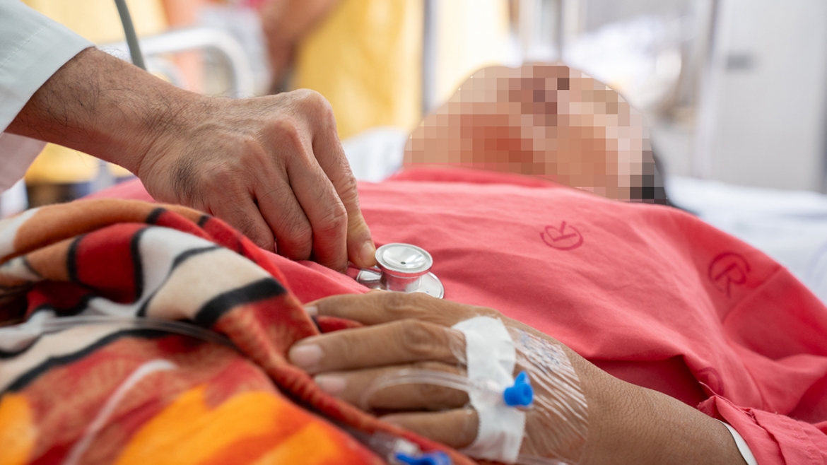 Người phụ nữ bị cây đè ở TP.HCM đa chấn thương, gãy cột sống