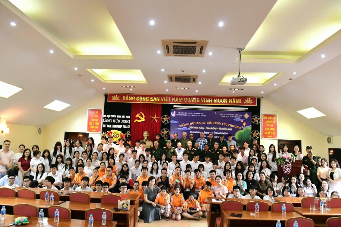 hoc sinh nguyen tat thanh viet tiep cau chuyen tri an tai lang huu nghi hinh anh 7