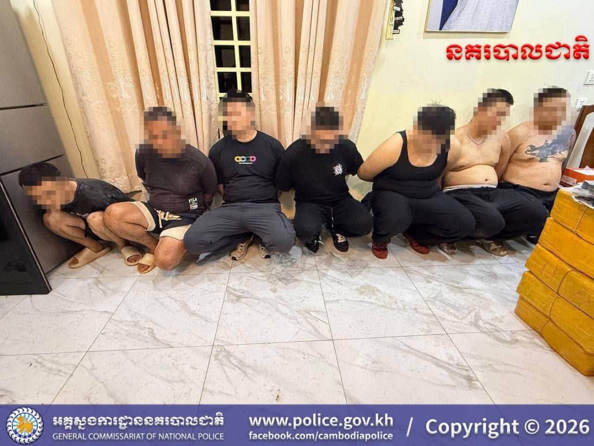campuchia triet pha o toi pham thu giu 800kg ma tuy, 49 khau sung, 8.000 vien dan hinh anh 2