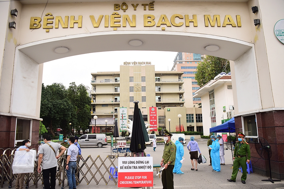Cảnh giác chiêu “người nhà dược sĩ” bán tam thất tại Bệnh viện Bạch Mai