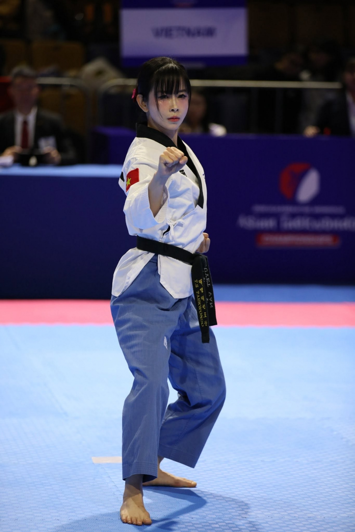 chau tuyet van claims silver at world taekwondo poomsae championships picture 1