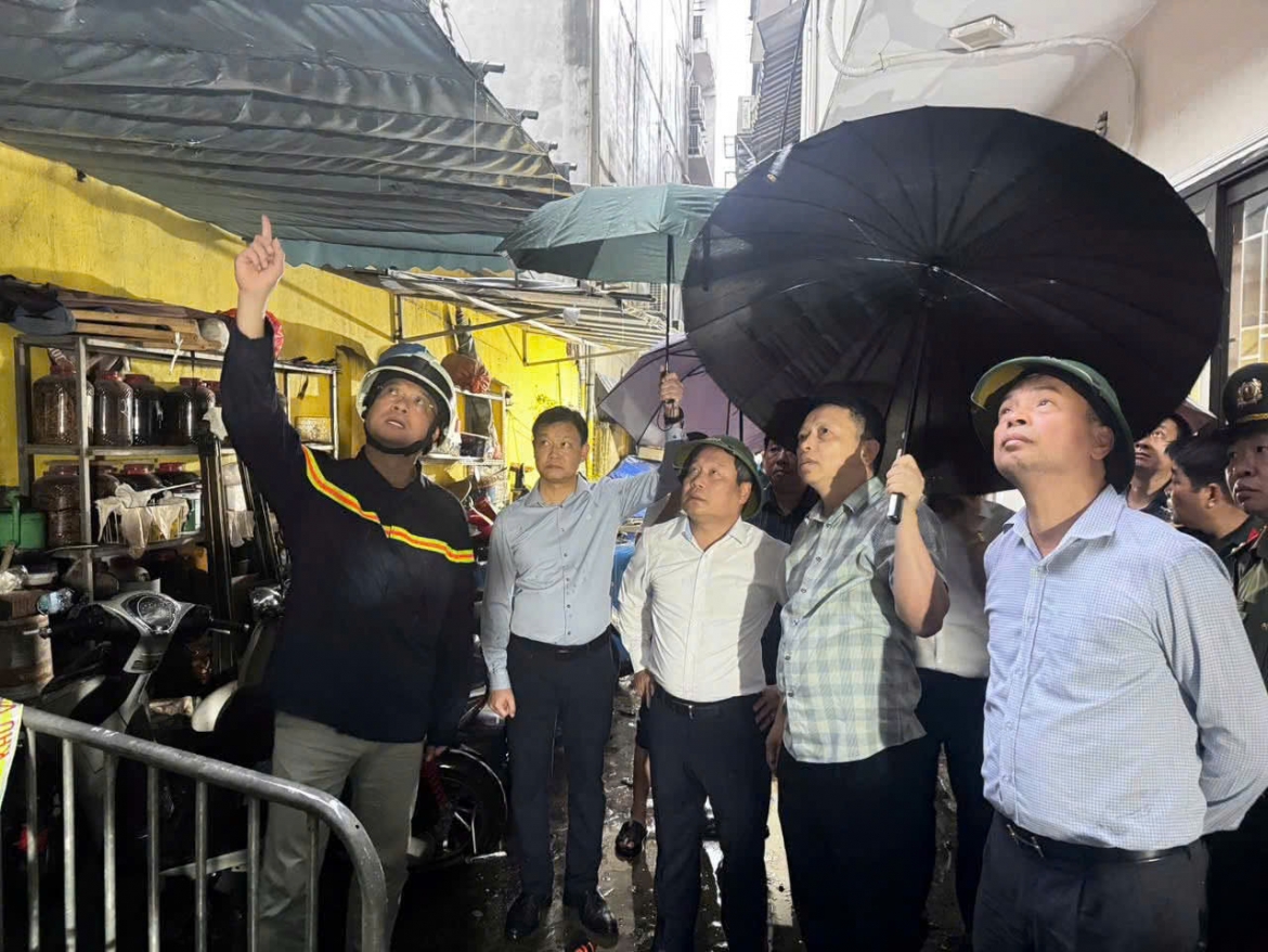 chu tich ha noi yeu cau khan truong khac phuc hau qua vu chay tai tay ho hinh anh 2