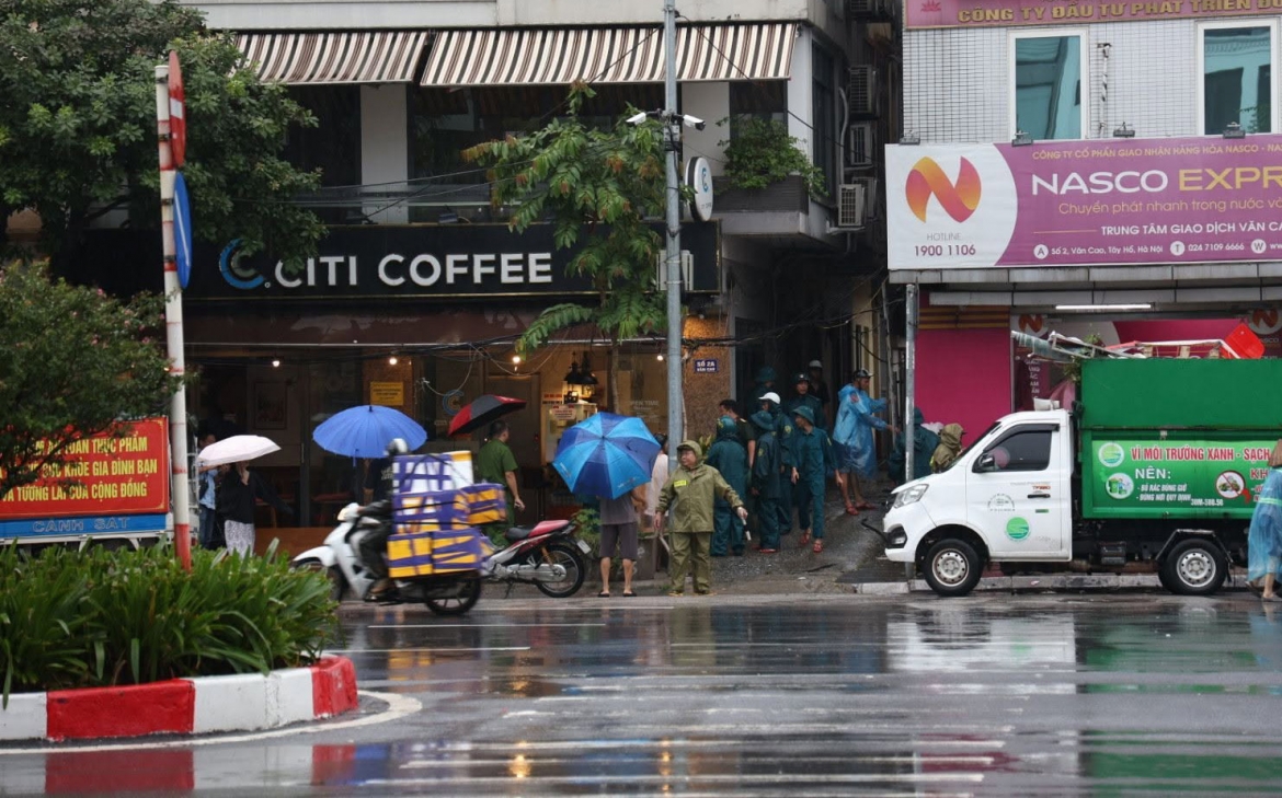 hien truong vu chay kinh hoang khien 5 nguoi tu vong o ha noi hinh anh 1
