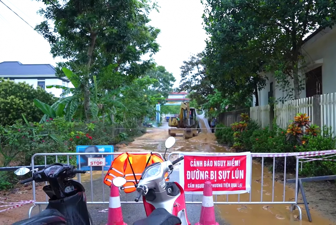 dung 100 met khoi cat de lap ho sut sau 17,6m tai tinh quang tri hinh anh 2