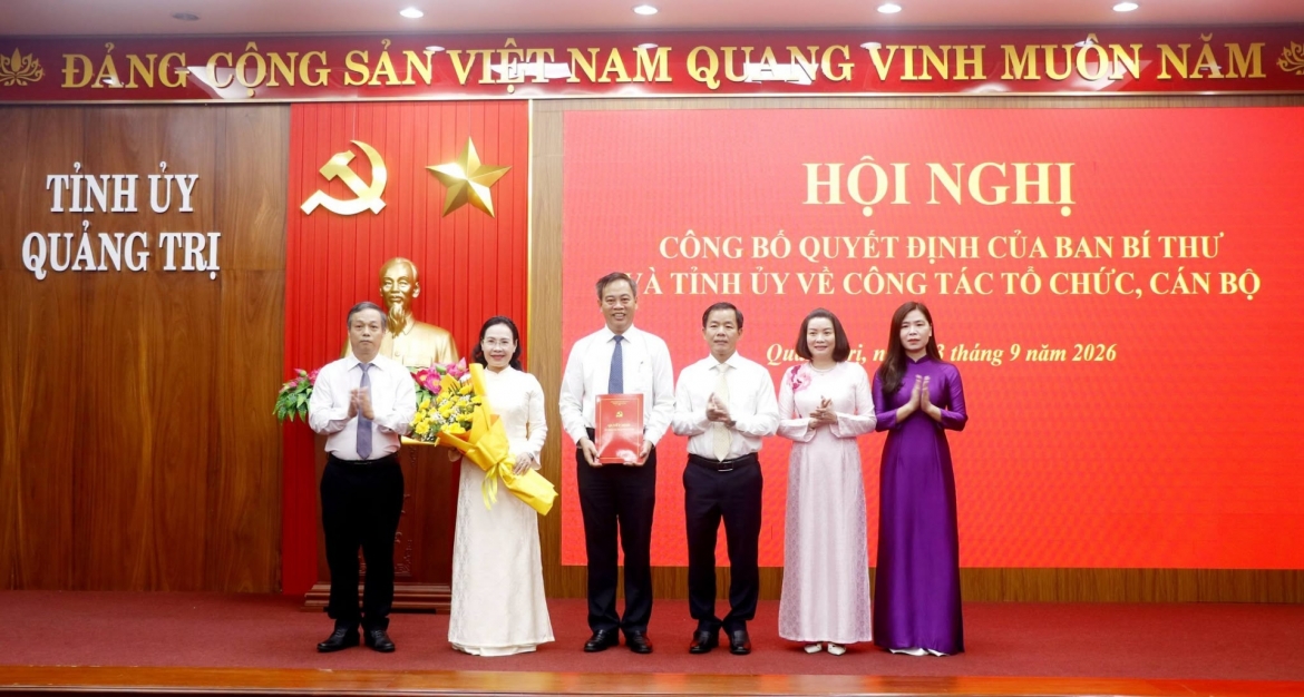 quang tri cong bo quyet dinh cua ban bi thu ve cong tac can bo hinh anh 2