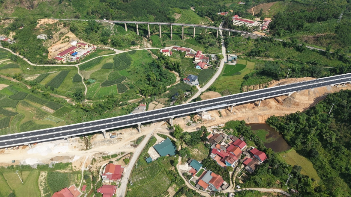 Chính phủ giao 2 bộ xem xét kiến nghị về nâng vai trò nhà thầu hạ tầng giao thông