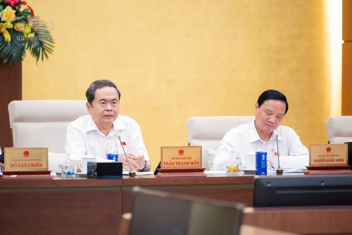 chu tich quoc hoi chuyen manh tu lam nhieu luat sang lam tot, kien tao phat trien hinh anh 1