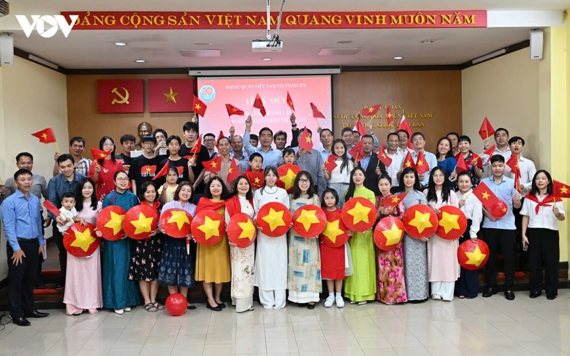 Quy định mới về chế độ, chính sách với thành viên cơ quan Việt Nam ở nước ngoài