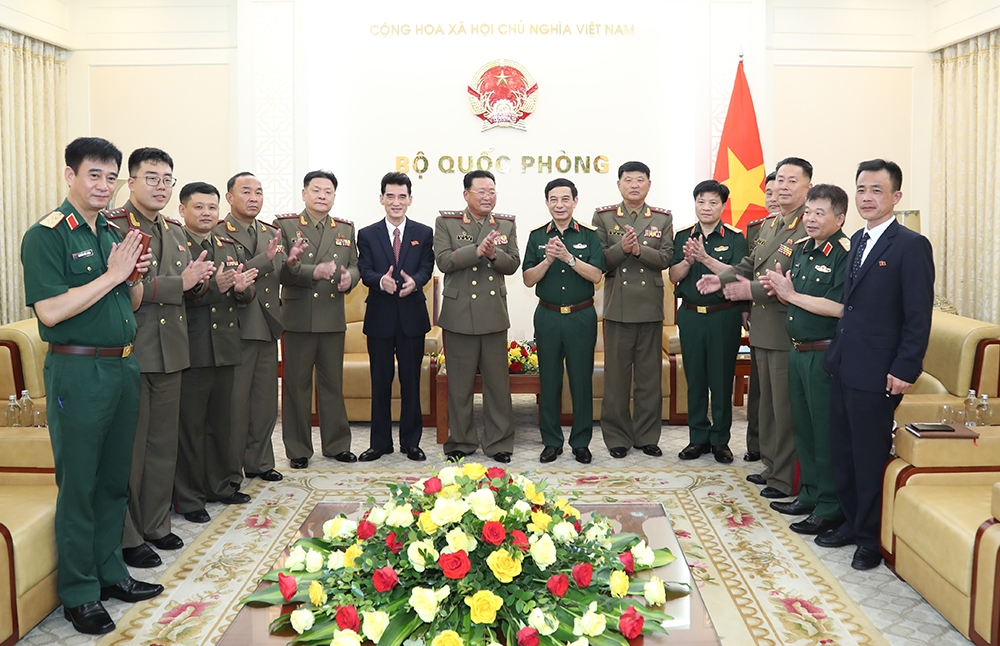 Đại tướng phan văn giang tiếp thứ trưởng bộ quốc phòng triều tiên hình ảnh 4 Dai tuong phan van giang tiep thu truong bo quoc phong trieu tien hinh anh 4