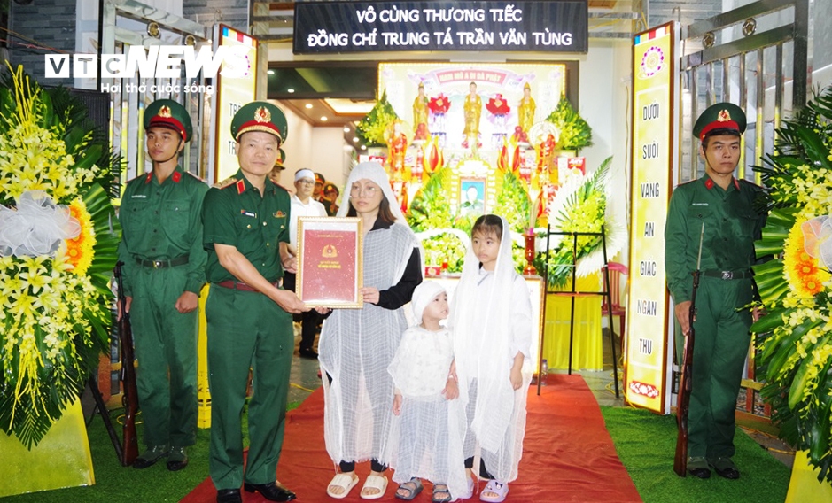 truy tang huan chuong dung cam doi voi trung ta tran van tung hinh anh 2