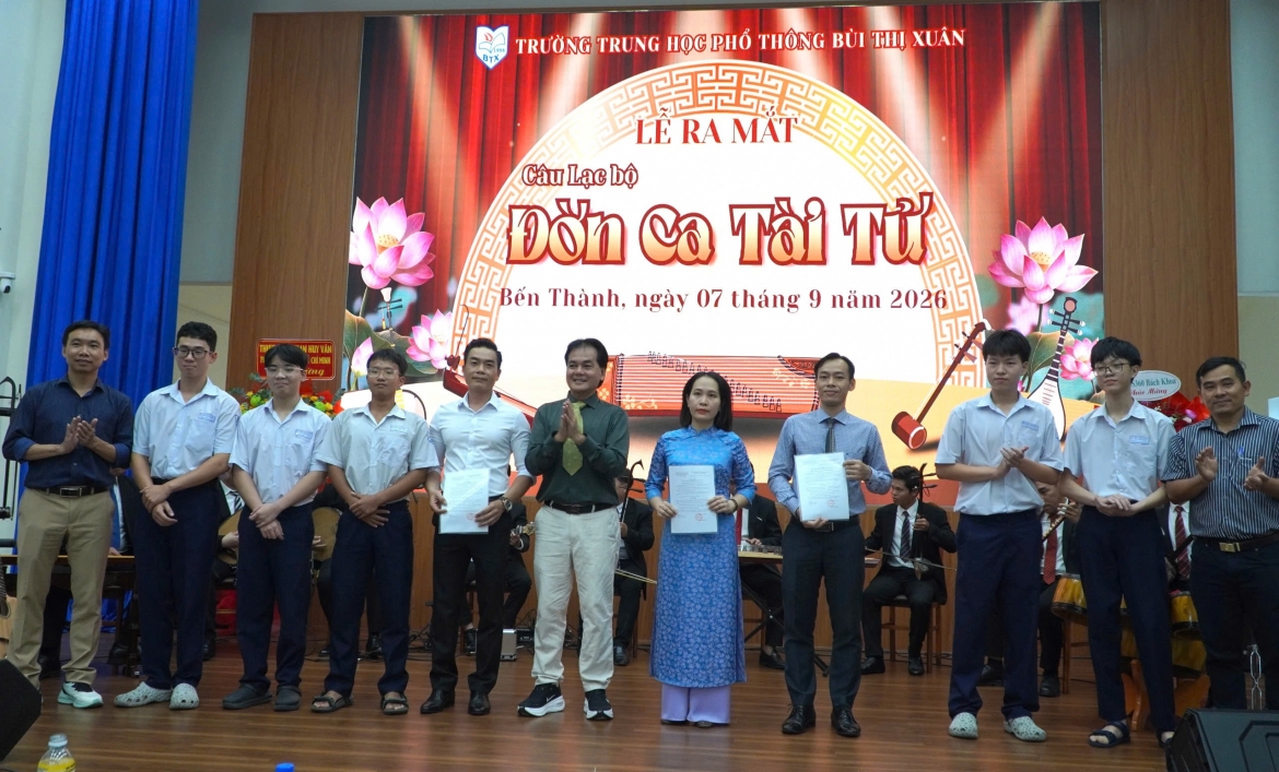 truong hoc dau tien o tp.hcm dua Don ca tai tu vao tiet hoc hinh anh 1