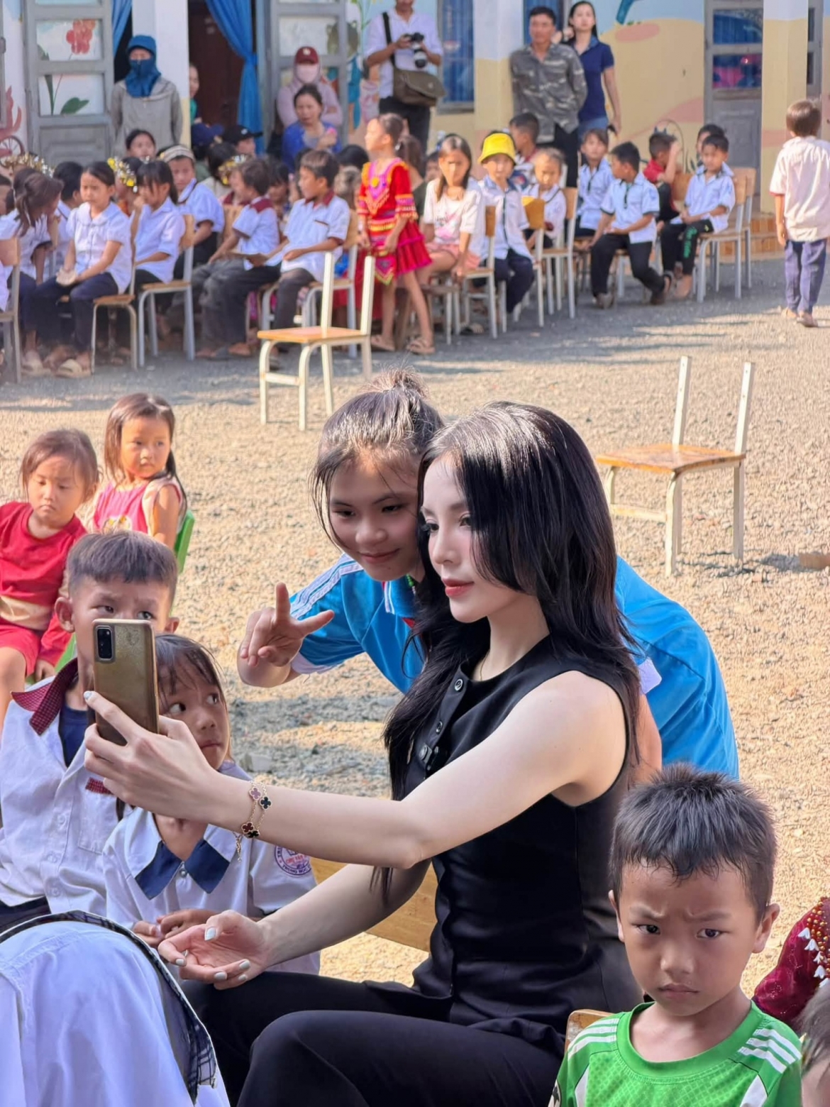 sao viet 19-9 nha phuong len tieng giua on ao cua truong giang hinh anh 2