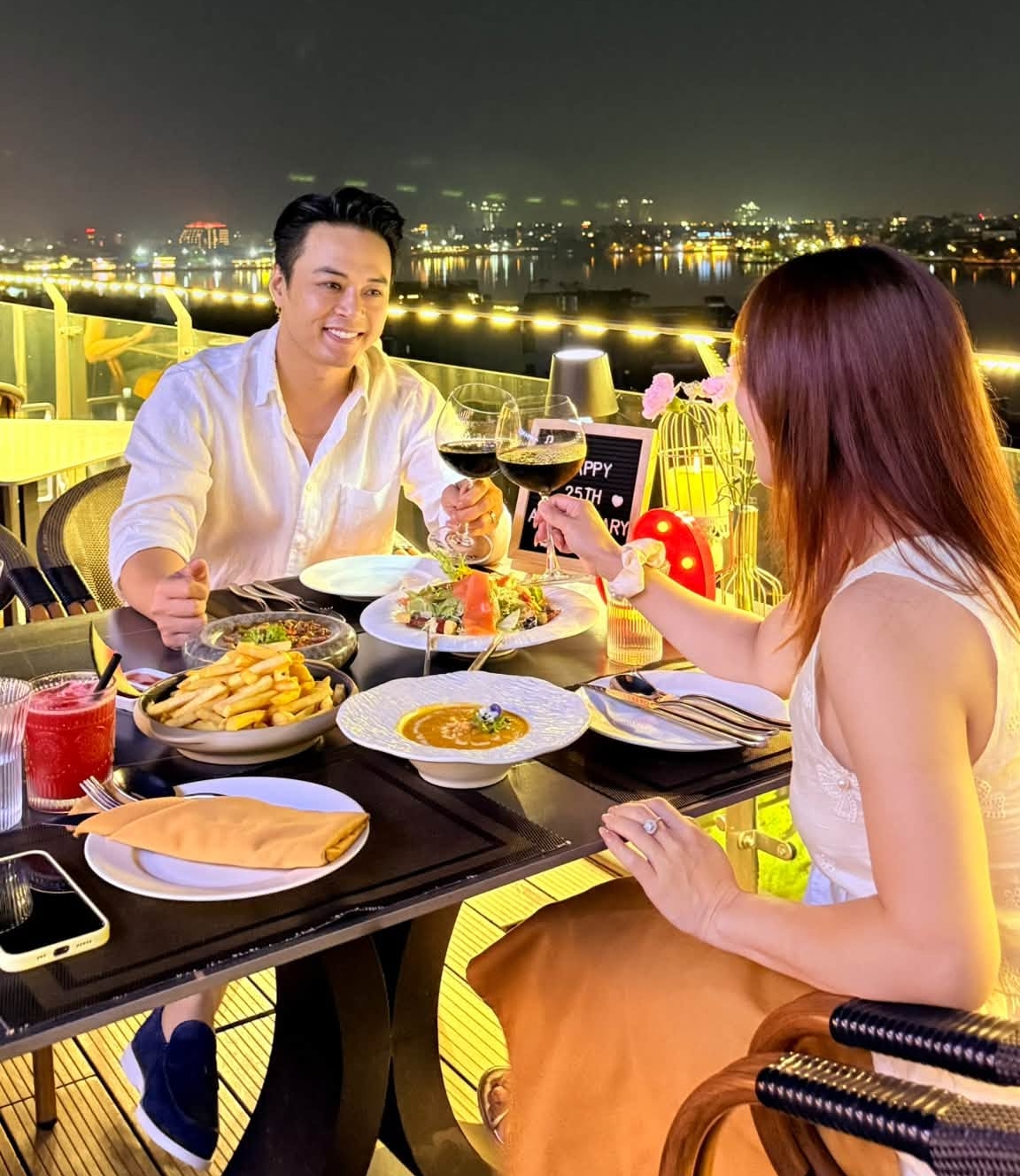 sao viet 23-9 hoai linh chuc phuc hoai lam truoc them dam cuoi hinh anh 6
