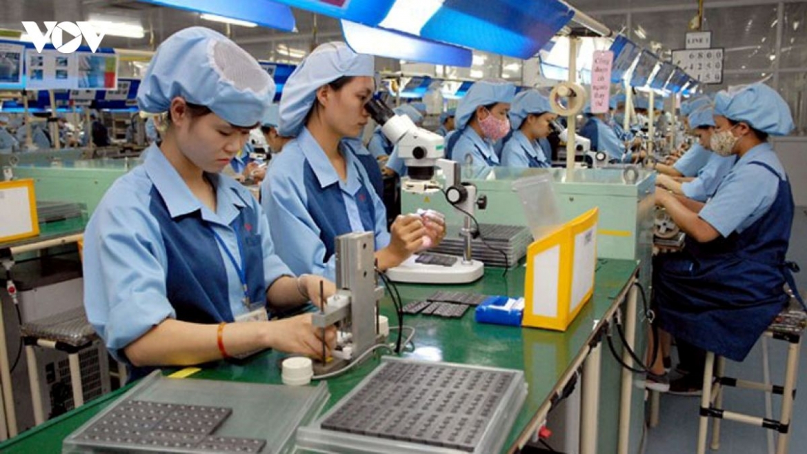 vietnam s exports to singapore surge 124.2 in eight months picture 1