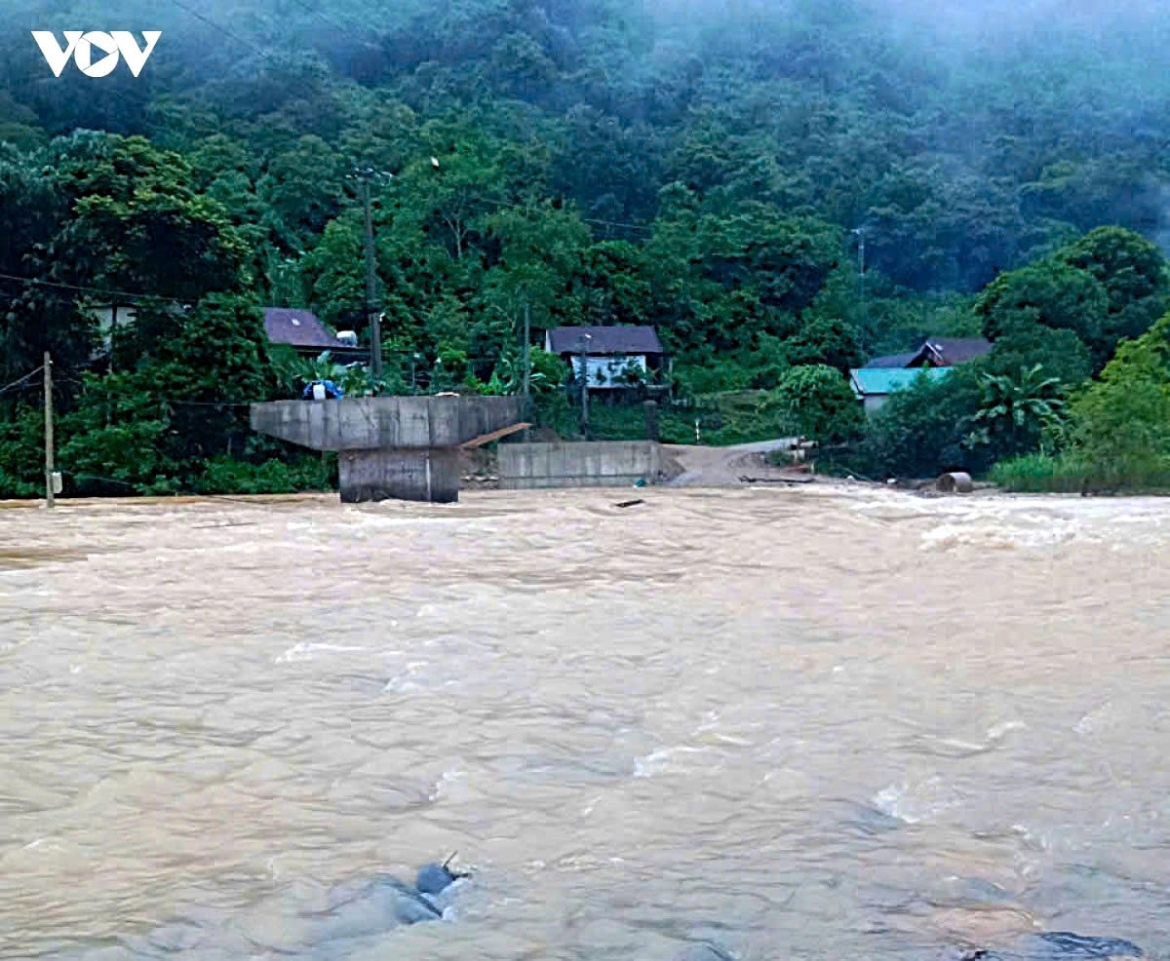 floods and landslides cut off areas across northern and central vietnam picture 1