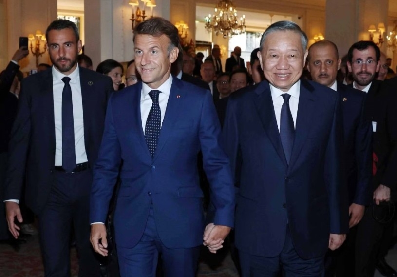 vietnam s top leader meets with leading french corporations and enterprises picture 1