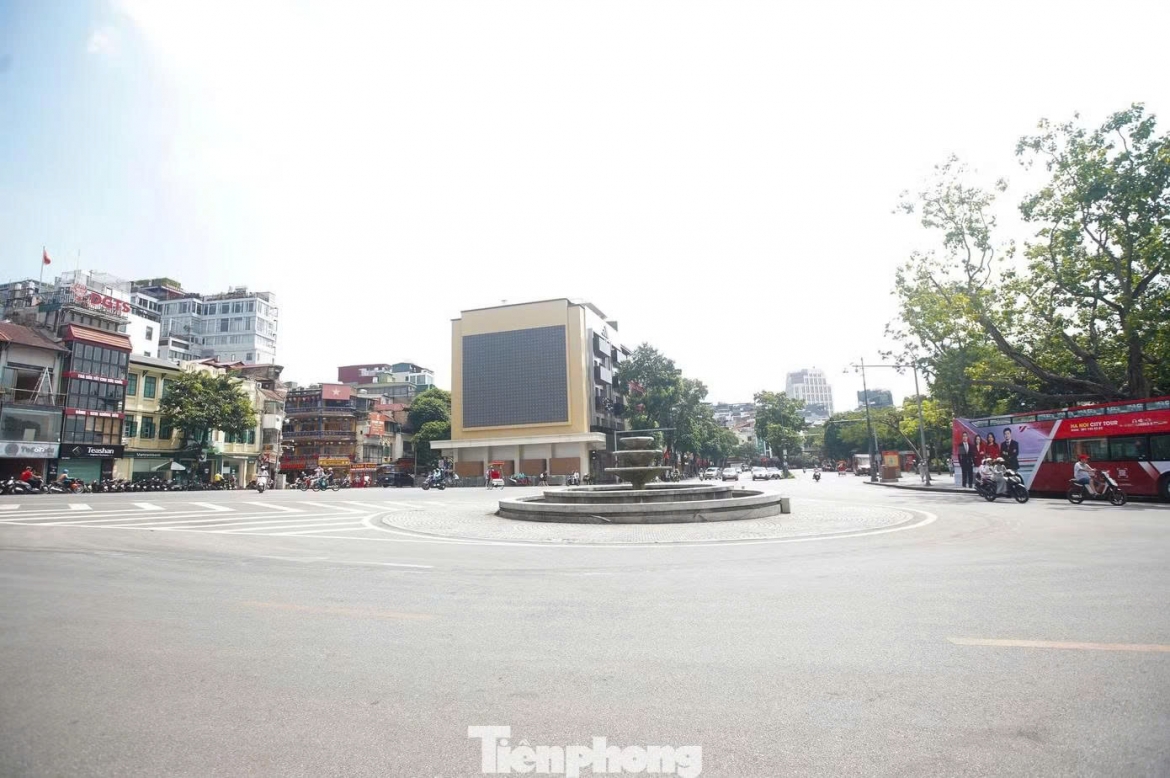 ha noi noi gi ve khai hoan mon va y nghia quy hoach ho hoan kiem hinh anh 1