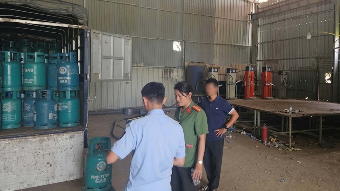 ha noi phat hien nhieu co so san chiet gas trai phep, gas gia hinh anh 2