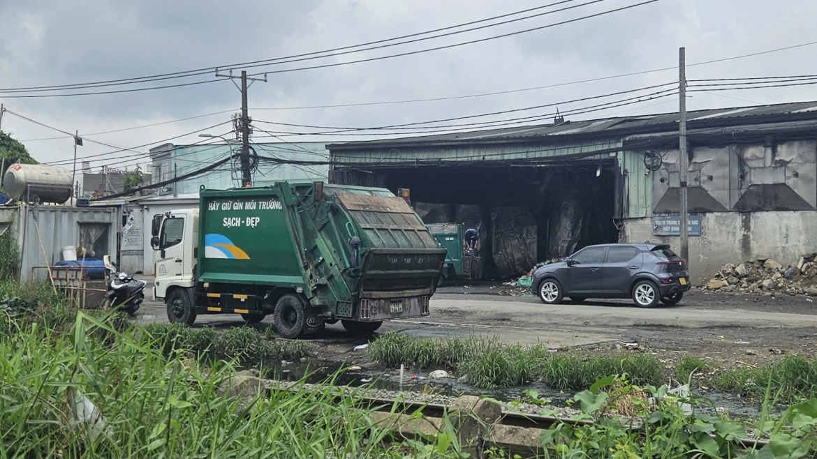 Trạm trung chuyển rác Hiệp Bình Chánh quá tải gấp 3 lần, bao giờ đóng cửa?