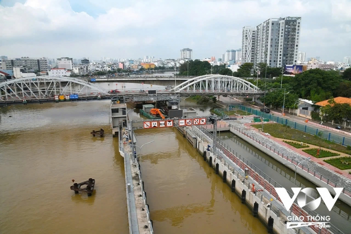 Dự án ngăn triều ở TP.HCM về đích: Người mừng, người lo