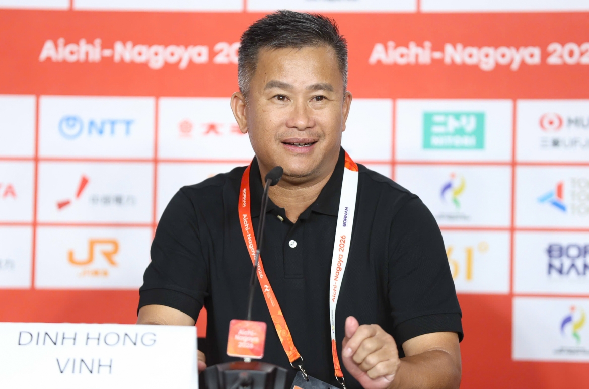 hlv Dinh hong vinh tu hao ve u23 viet nam sau tran thang philippines hinh anh 1