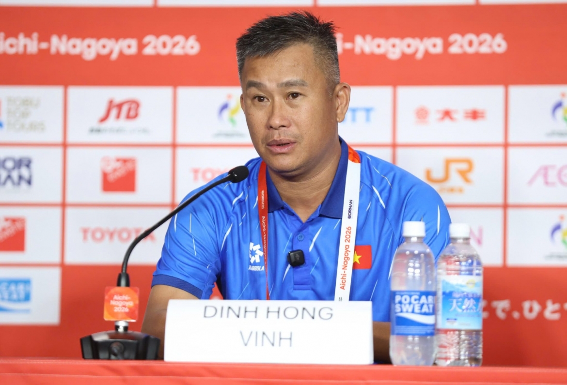 hlv Dinh hong vinh noi gi khi u23 viet nam hoa u23 kuwait hinh anh 1