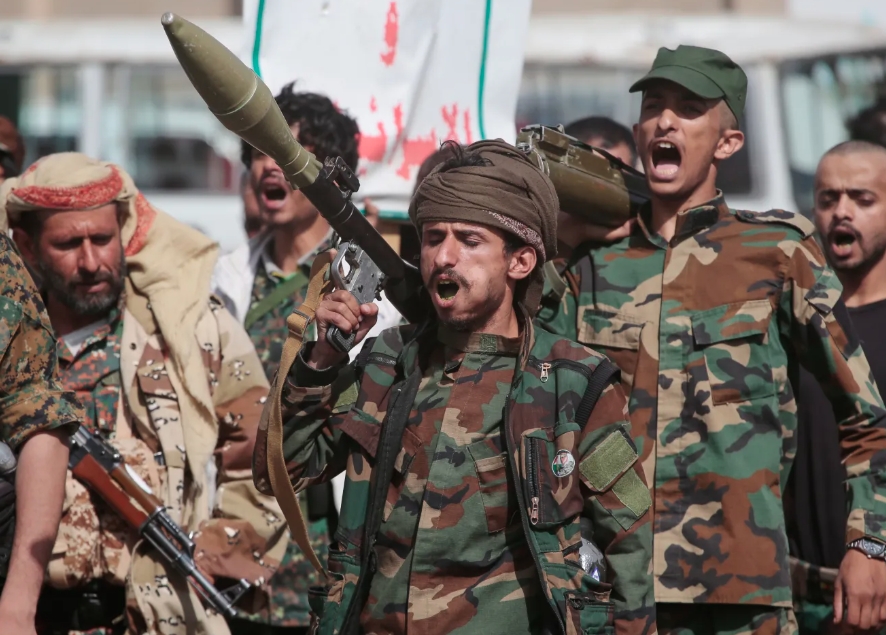 Lý do Houthi dồn sức đánh 2 “yết hầu” chiến lược của Yemen