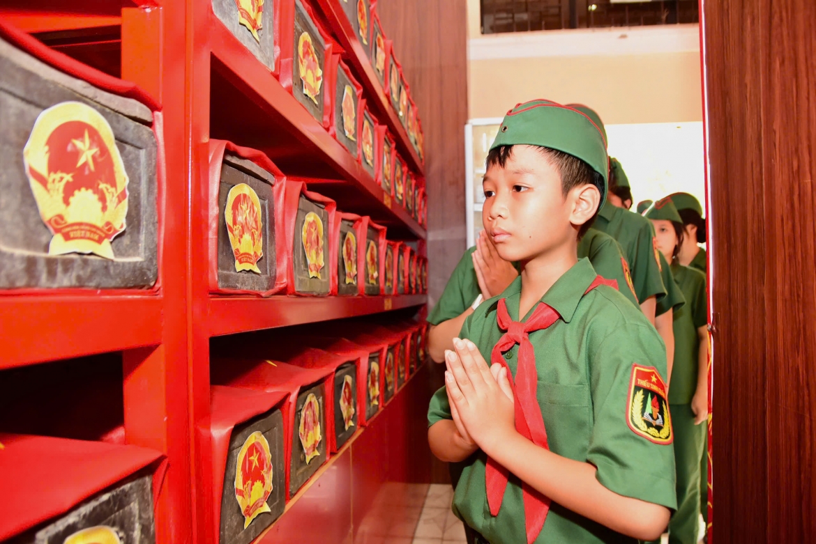 phat hien 11 hai cot liet si, 8 di vat tai cong vien le thi rieng hinh anh 3