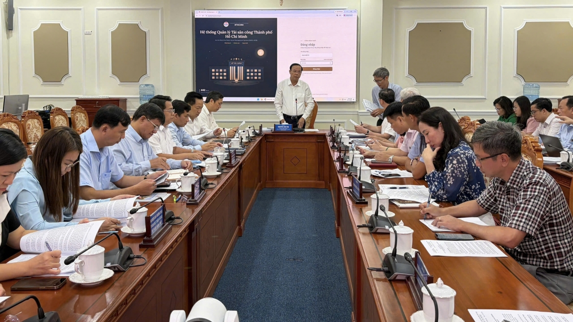 tp.hcm giao hon 8.800 nha dat cong, tru so lam viec cho cap xa hinh anh 2