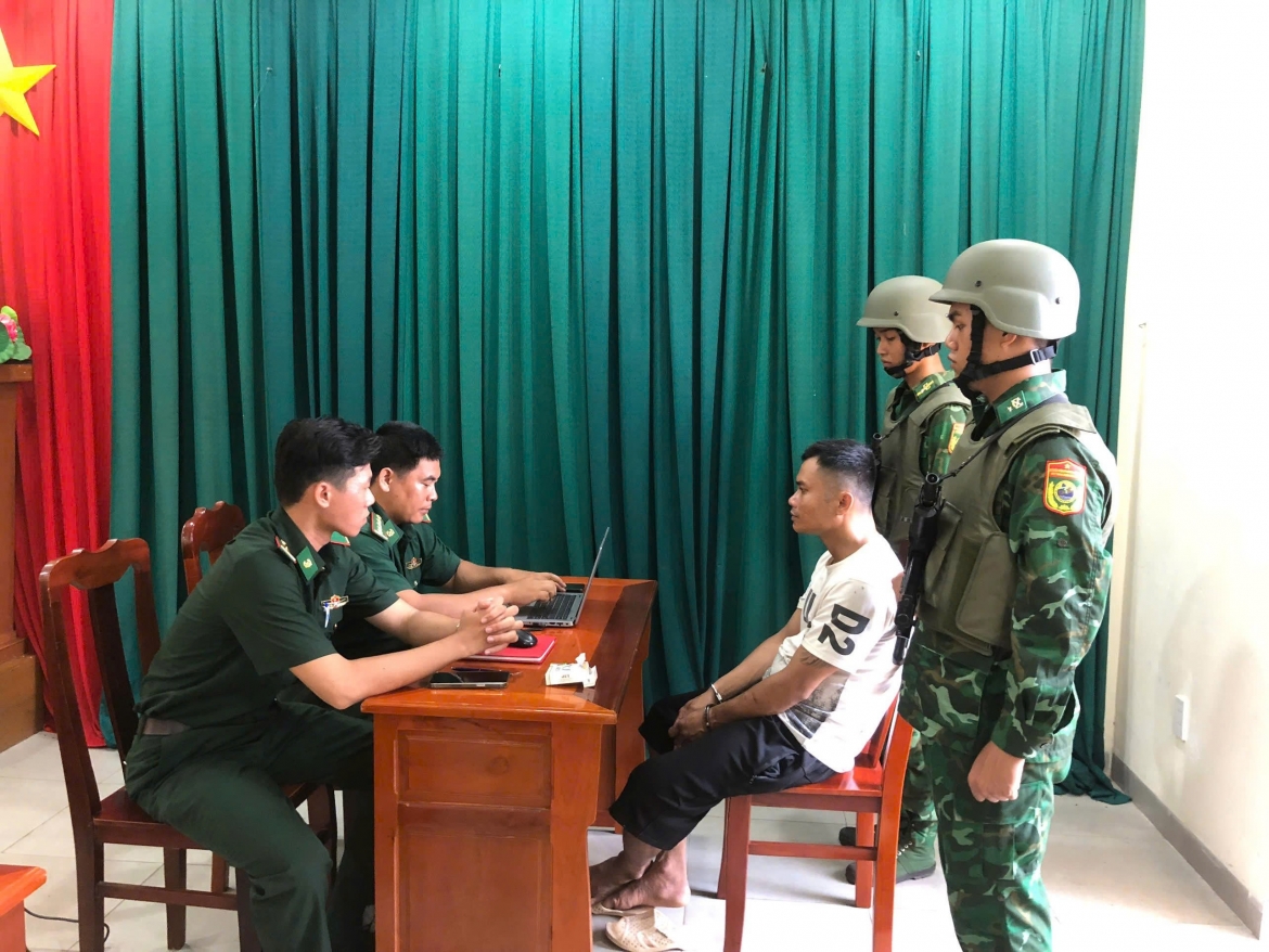 Khởi tố vụ án đưa người xuất cảnh trái phép qua biên giới