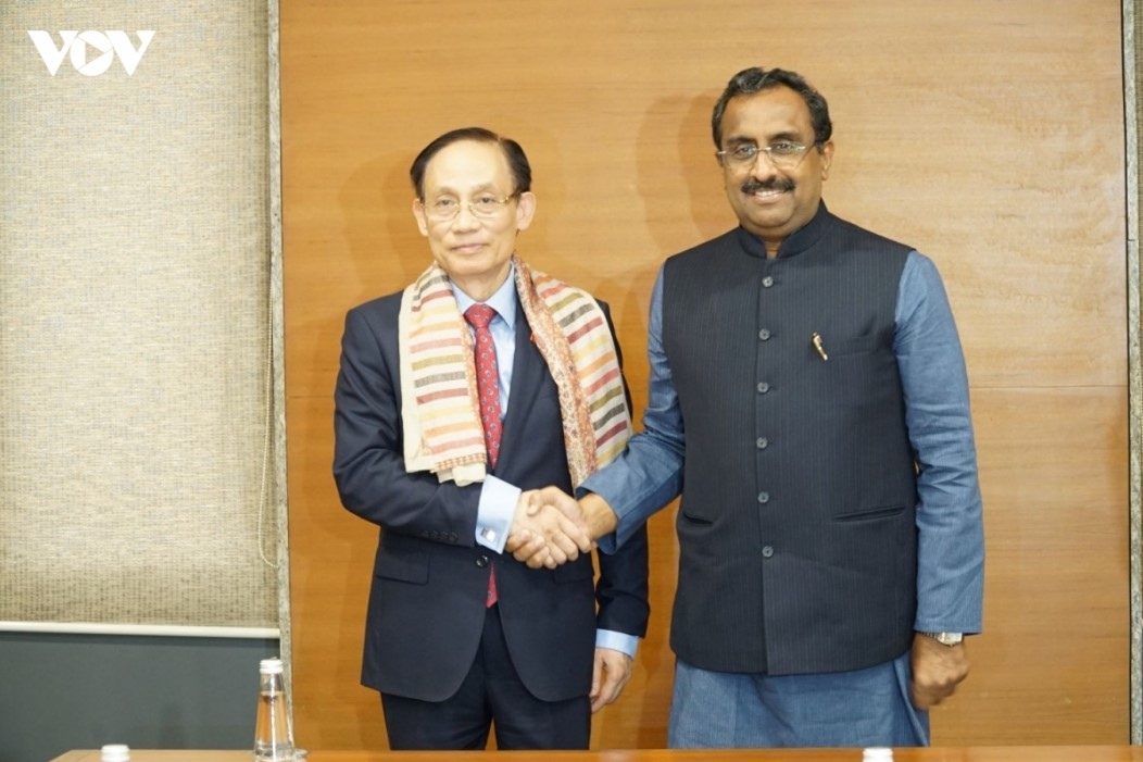 vietnam, india seek stronger party-to-party ties picture 1