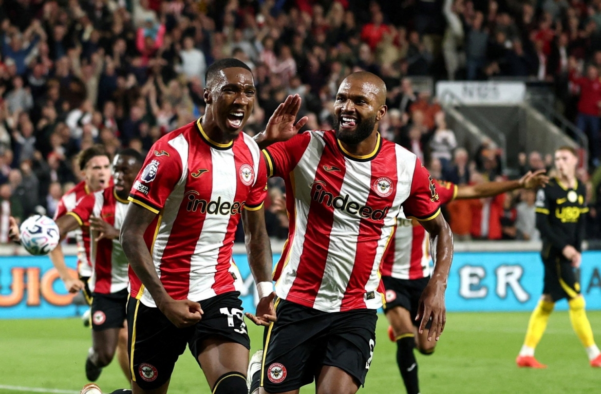 ket qua bong da hom nay 19 9 chelsea thua dam brentford, bayern thang 7-0 hinh anh 1