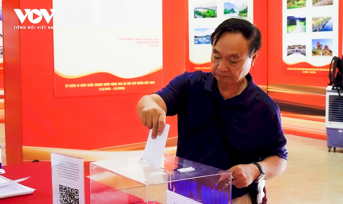nguoi dan ban khoan ve de xuat xay khach san tai khu vuc goc ho hoan kiem hinh anh 2