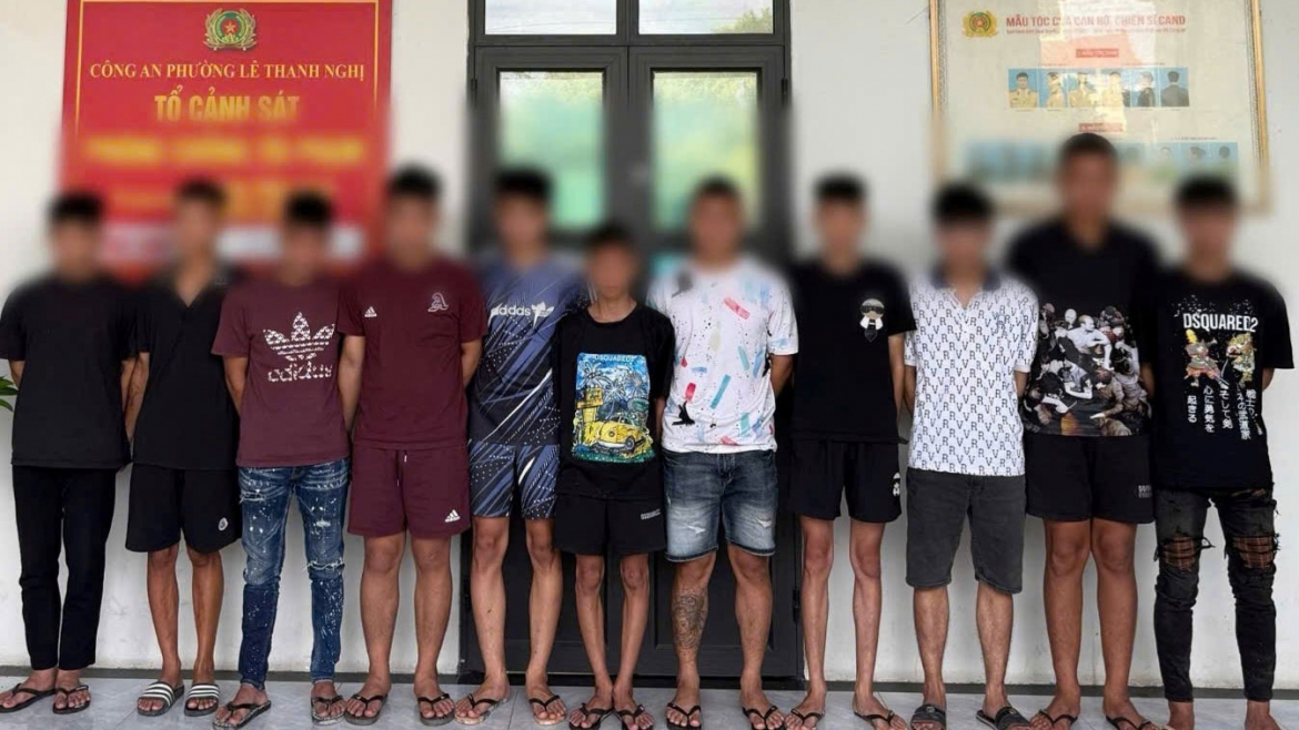 khoi to 12 doi tuong gay roi trat tu cong cong o hai phong hinh anh 1