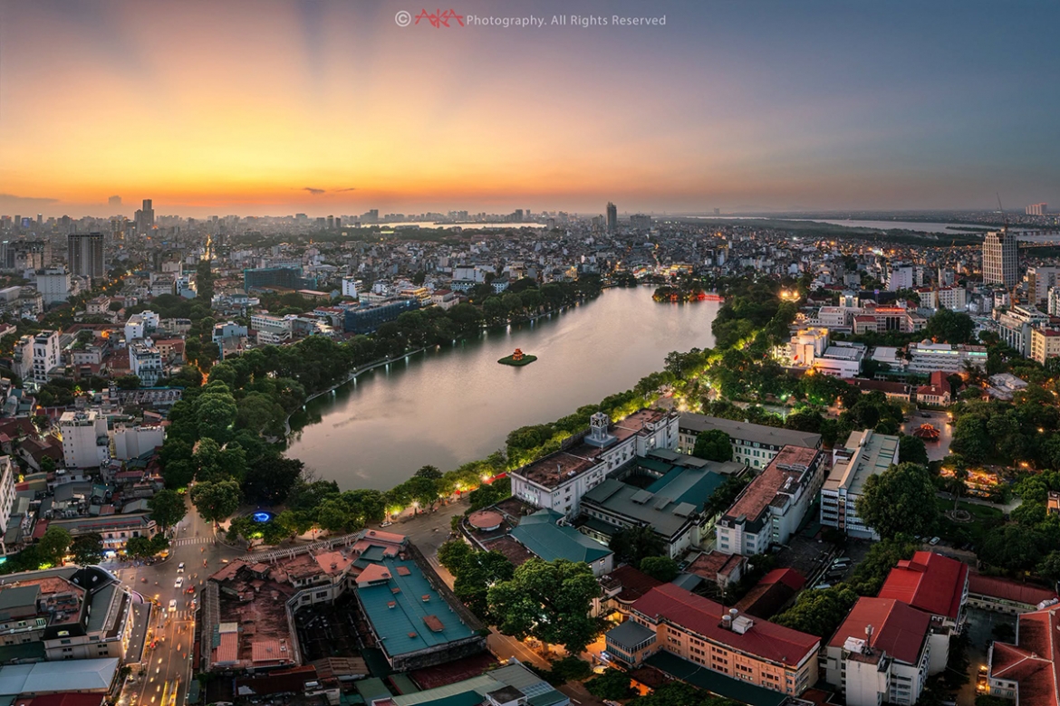khong gian xung quanh ho guom khong can khai hoan mon hinh anh 2