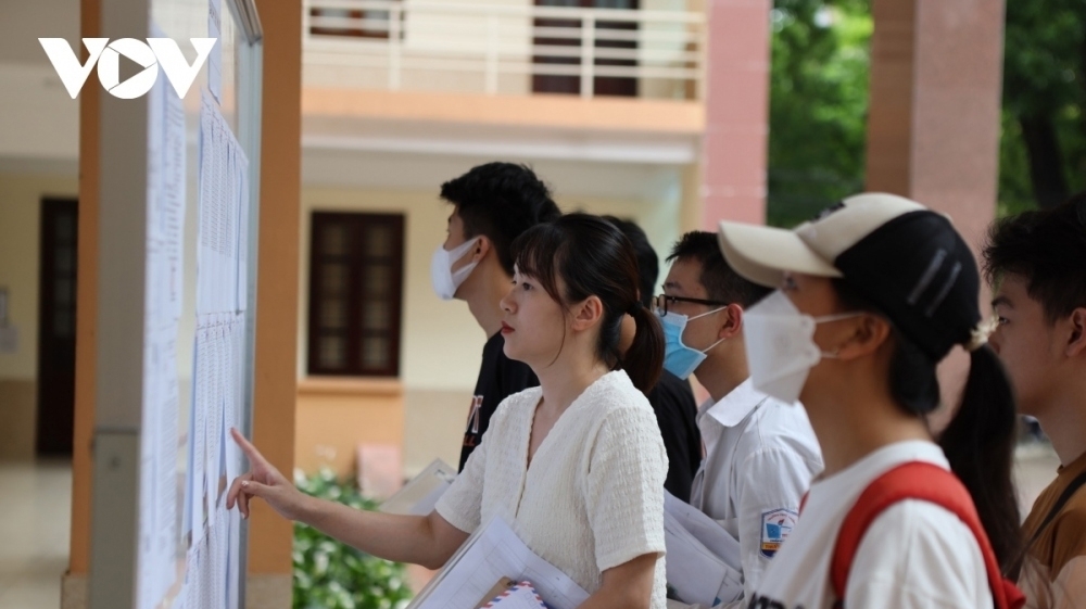 Sẽ công khai trường lạm thu trong 3 ngày và xem xét trách nhiệm hiệu trưởng