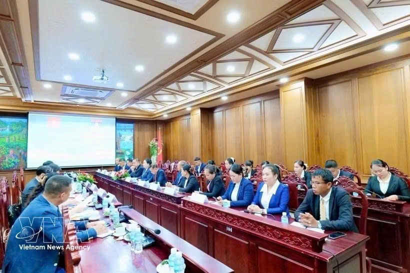 vietnamese, lao localities bolster front cooperation picture 1