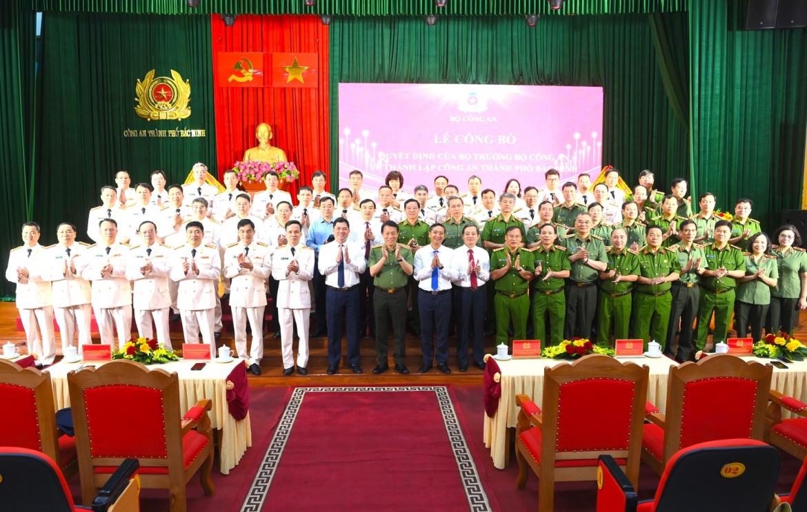 cong bo quyet dinh thanh lap cong an thanh pho bac ninh va 12 cong an phuong hinh anh 6